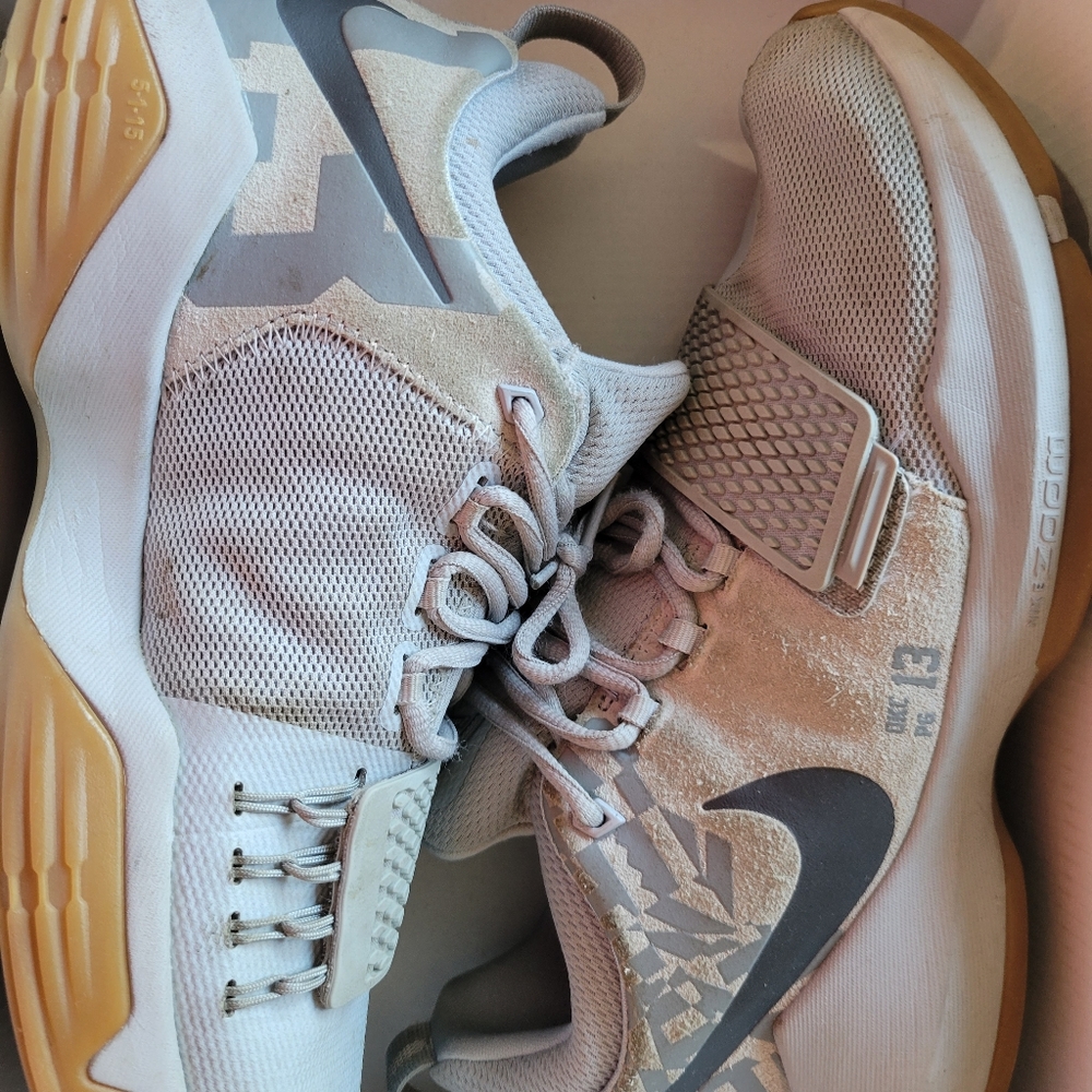 Paul George basketball shoes